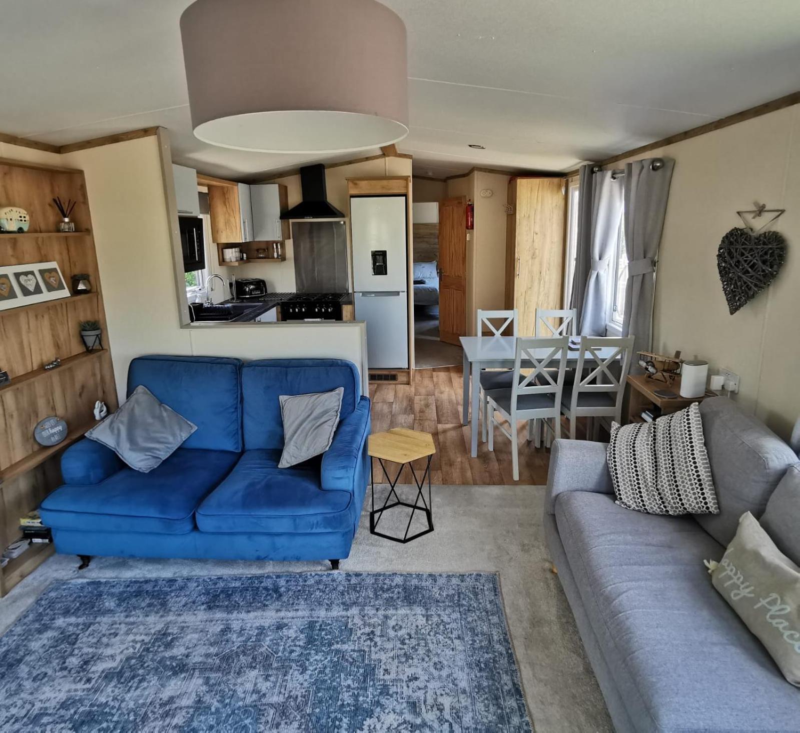 A & C Plot 41 - Hot Tub - 1 Double Bedroom- 1 Twin 2 Bathrooms 4 Pm Check In No Commercial Vans - Plot 41 Check In 4 Pm * High Hesket