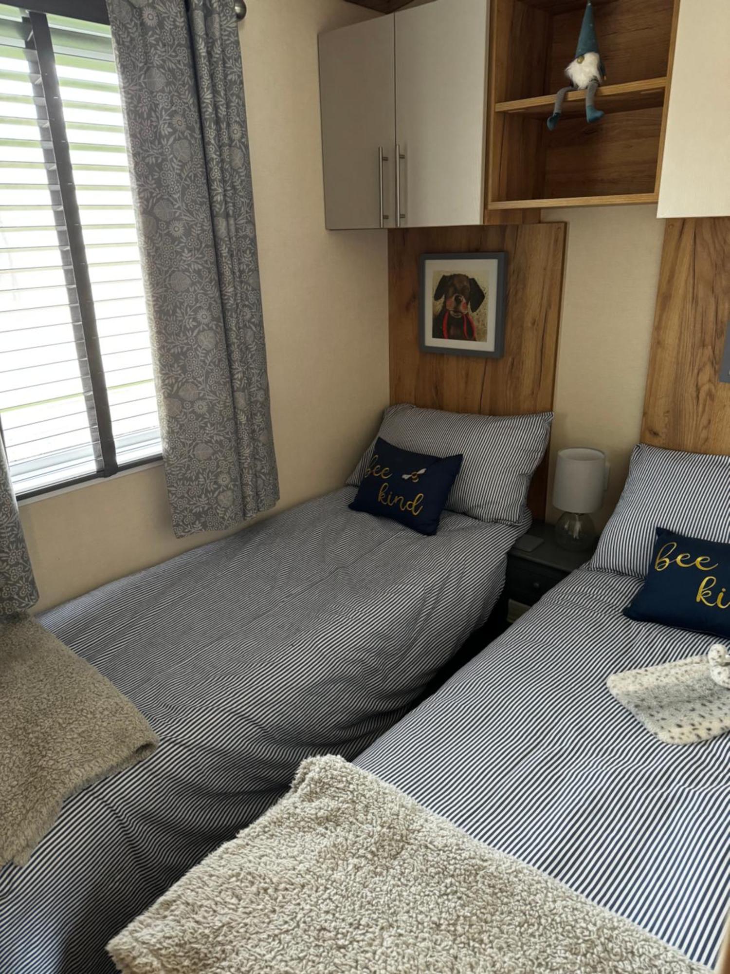 Campsite A & C Plot 41 - Hot Tub - 1 Double Bedroom- 1 Twin 2 Bathrooms 4 Pm Check In No Commercial Vans - Plot 41 Check In 4 Pm